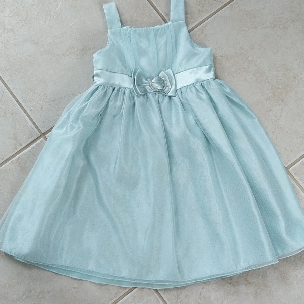 Girl size 6 mint green chiffon formal dress